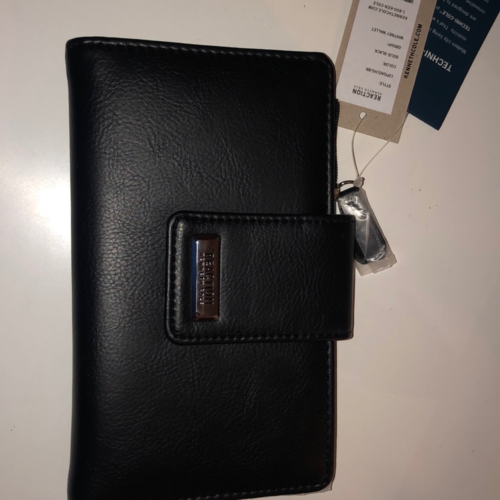 BRAND NEW KENNETH KOLE WRISTLET